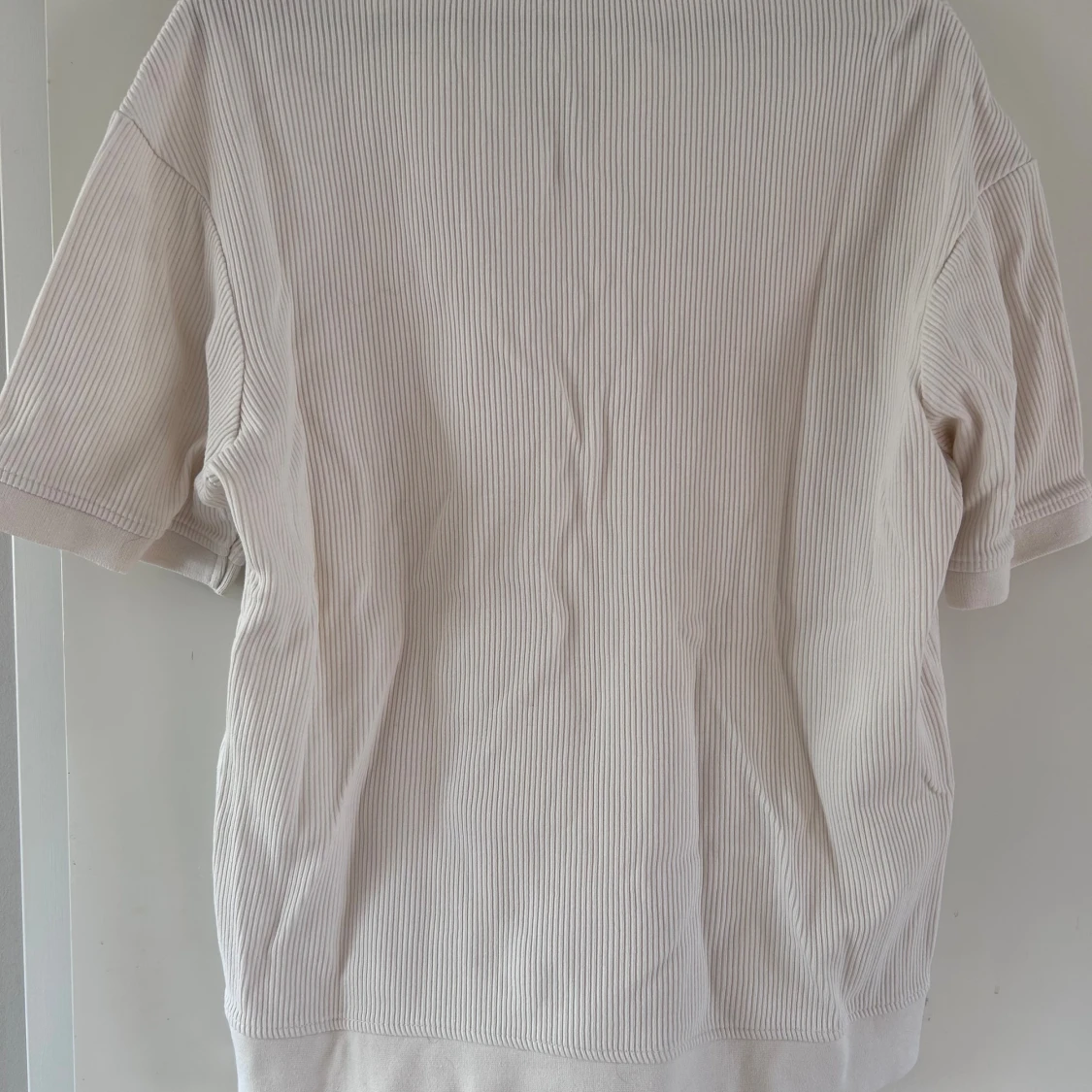 Beige ribbad pikétröja från Zara - 2