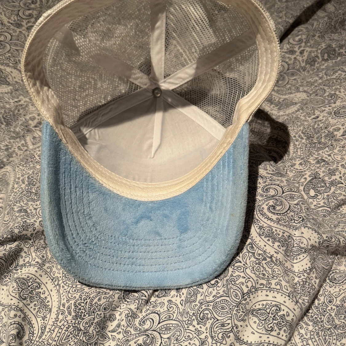 Ljusblå keps med fotbollstryck - 2