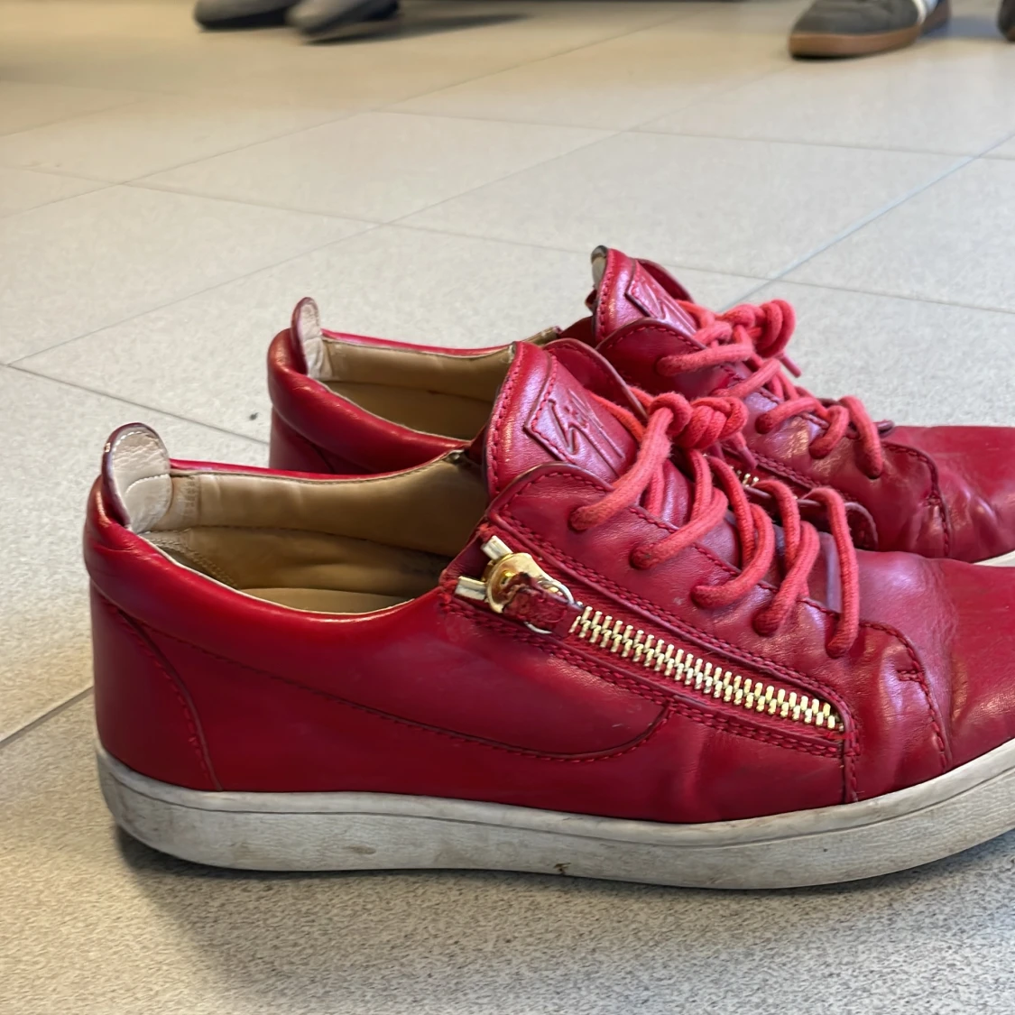 Röda sneakers från Giuseppe Zanotti - 4