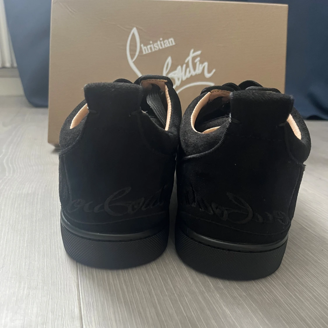 Christian Louboutin svarta sneakers mocka - 1