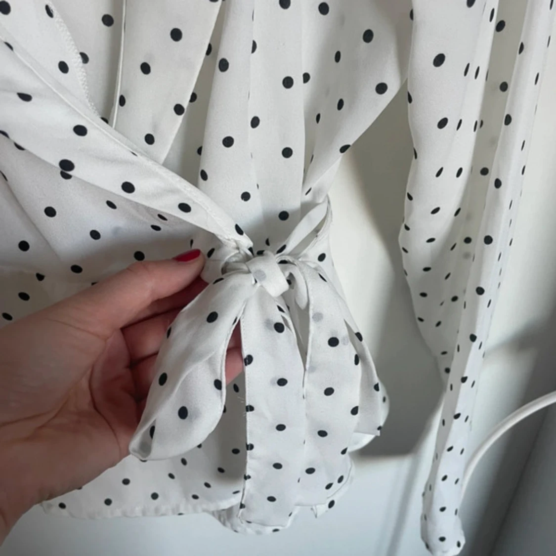 Prickig omlottblus från Gina Tricot - 3