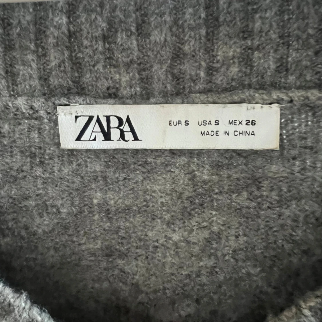 Grå stickad v-ringad tröja Zara - 3