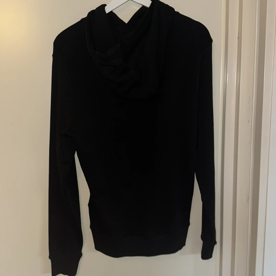 Svart hoodie från Lyle & Scott Storlek S - 1