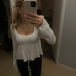 Topp från Nelly  - Topp från Nelly storlek xs nästan aldrig använd 