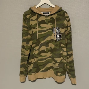 Extremt snygg kamouflage hoodie - Kom PM för mer info!