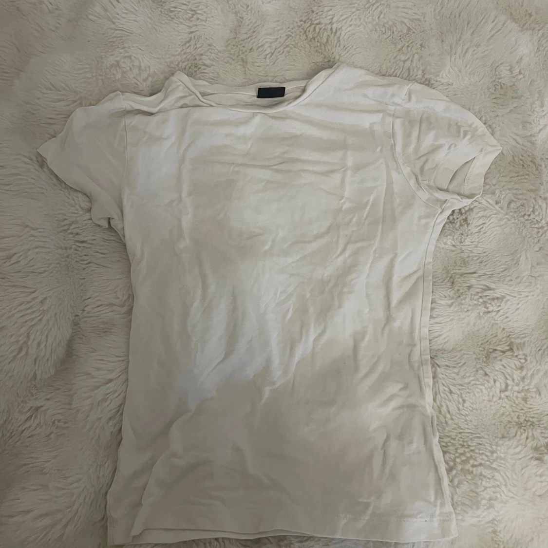 Vit basic t-shirt från Gina Tricot