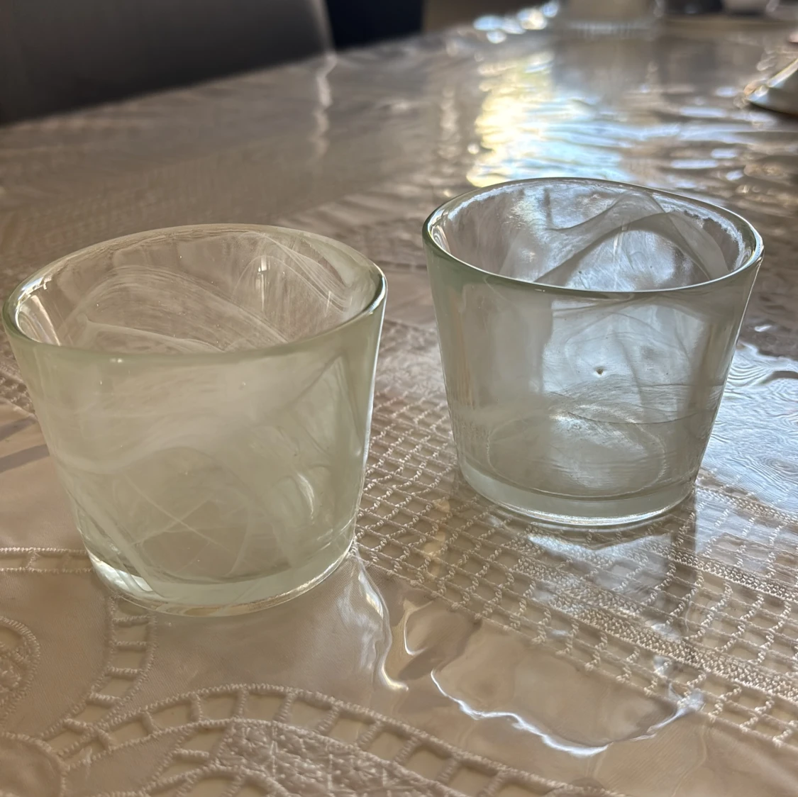 4 stycken fina inrednings glas med ett virvlande mönster