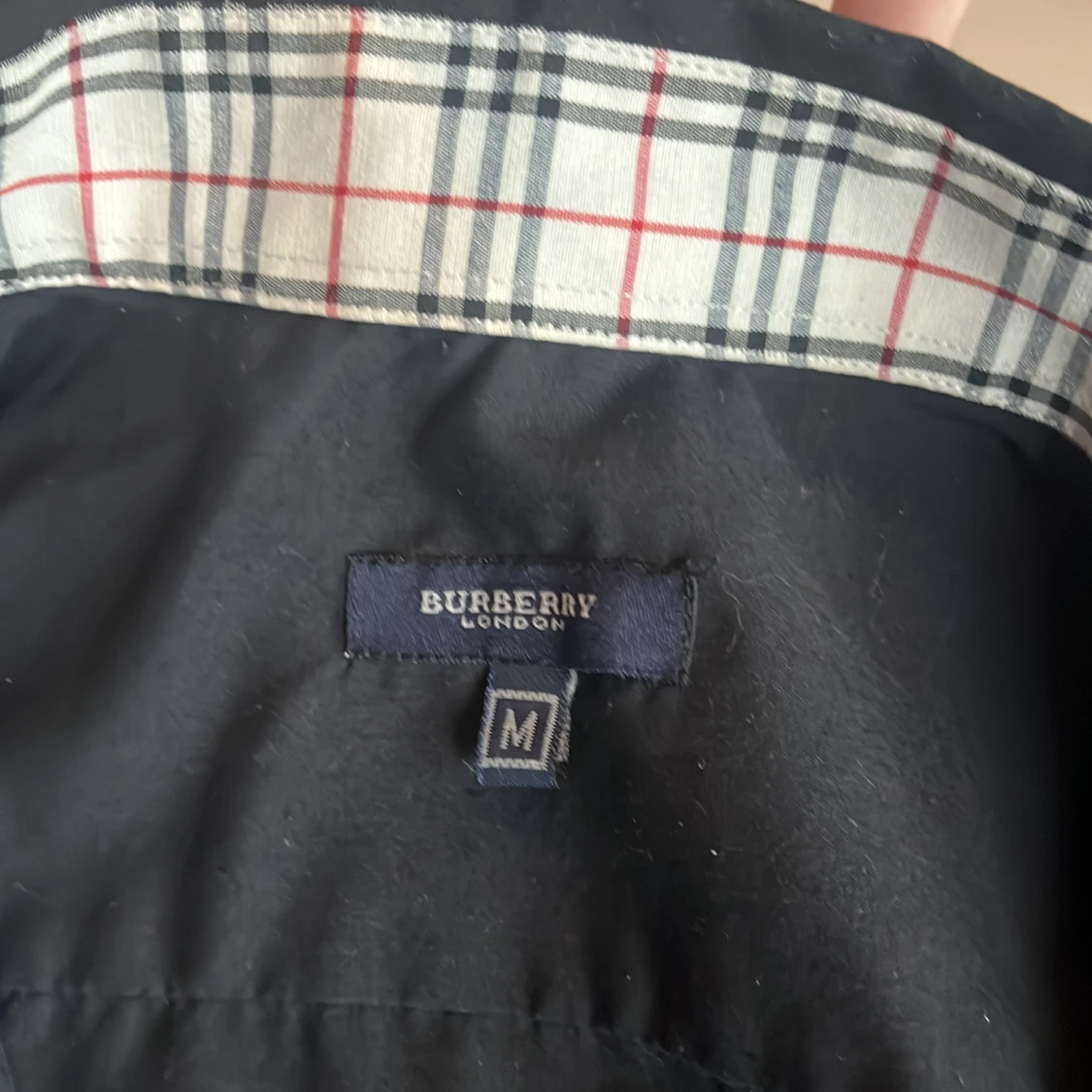 Svart Burberry skjorta M - 1