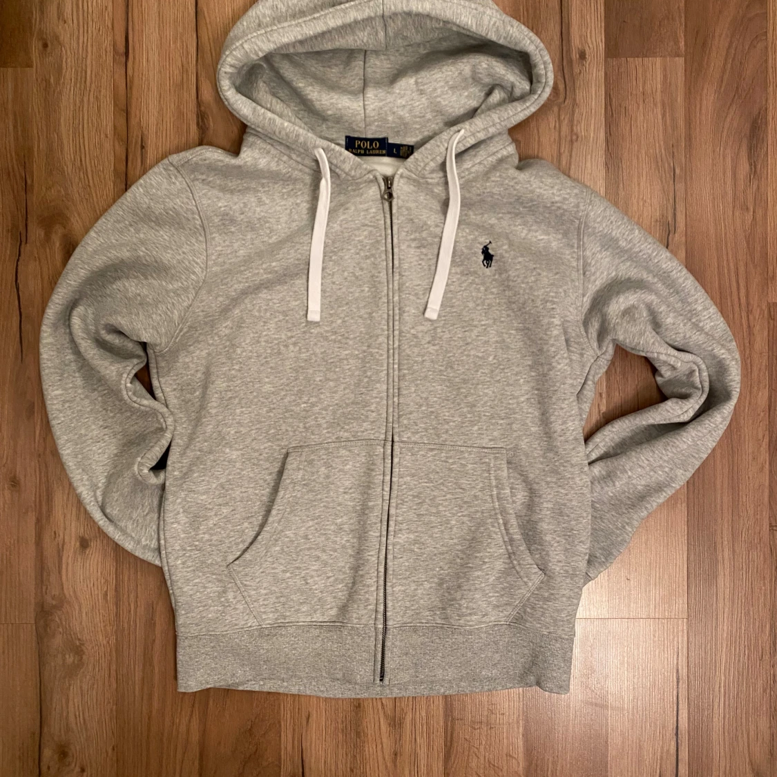 Grå hoodie från Polo Ralph Lauren - 1