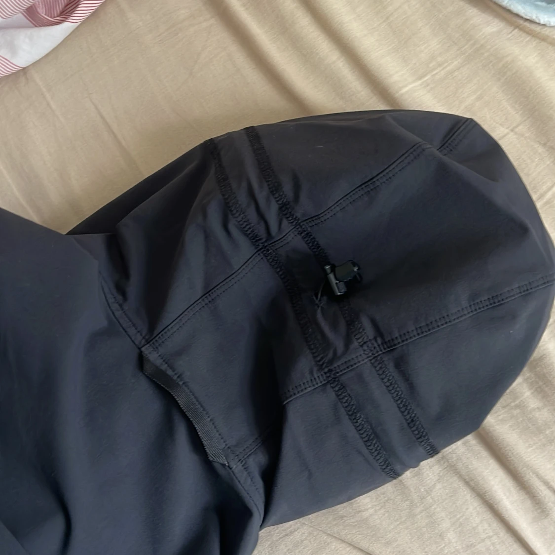 Svart vindjacka från Haglöfs strl S - 4