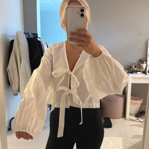 blus topp - Jätte fin tröja!❤️sitter som xs/s. Lagom stora i ärmarna!