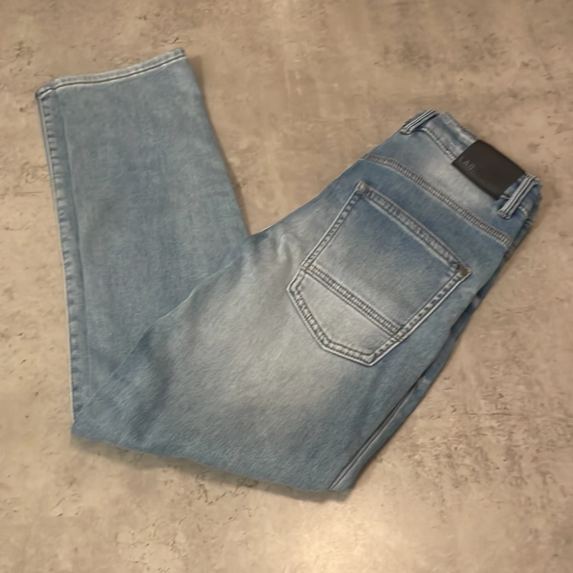 Ljusblå relaxed fit jeans från LAB Industries - 4