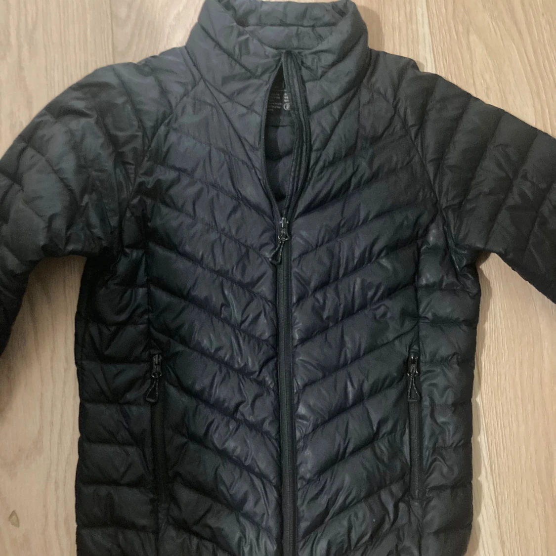 Svart pufferjacka från Neomondo