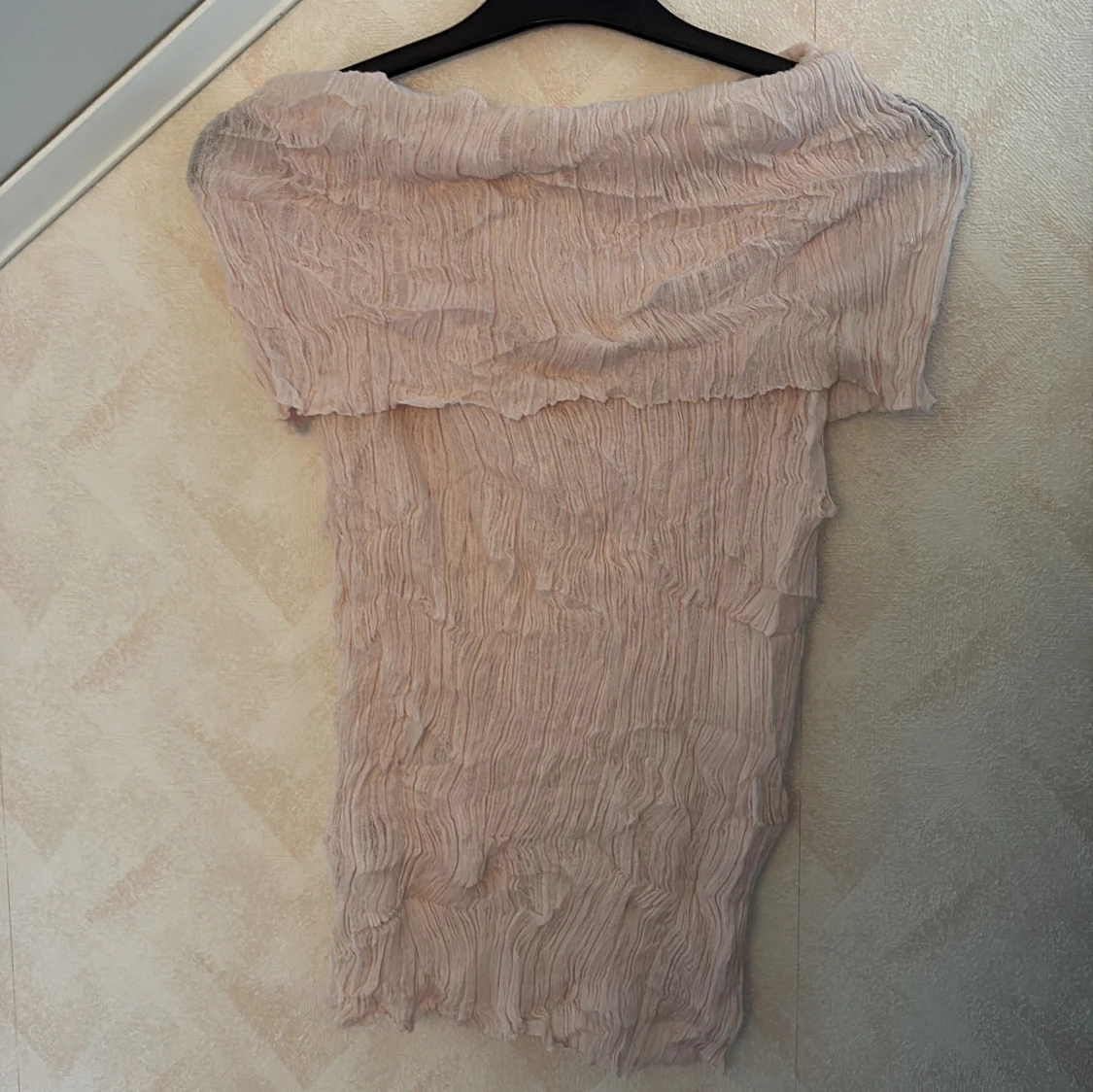 Ljusrosa offshoulder blus från Zara.