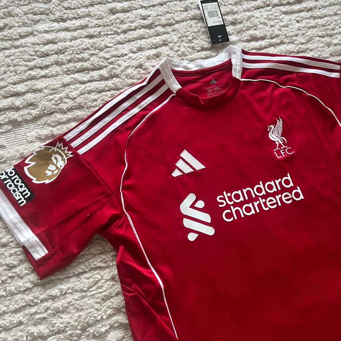 Isak Liverpool home jersey 25/26 - 2