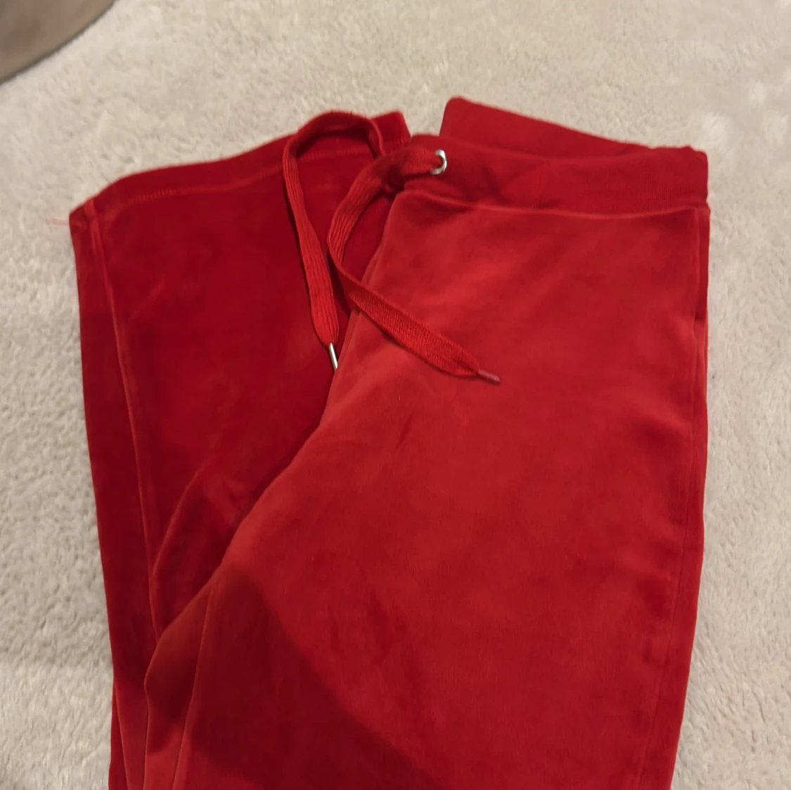 Röda mjukisbyxor från Lindex S - 1