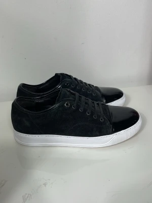 Lanvin Cap toe  - Säljer nu dessa Svarta lanvin cap toe i uk 8 som passar 42-43, skriv för fler bilder/frågor🙌🏼