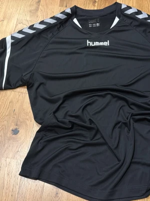 Hummel t-shirt - Mycket bra skick!