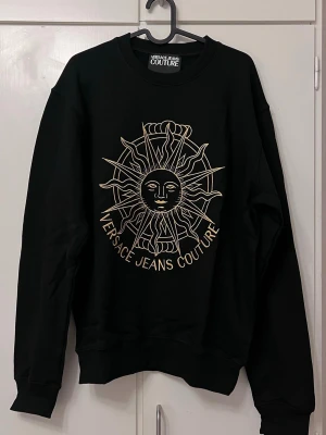 Svart tröja i storlek S - Oanvänd 