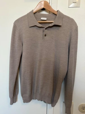 John Henric tröja - Storlek M, knappast använt 