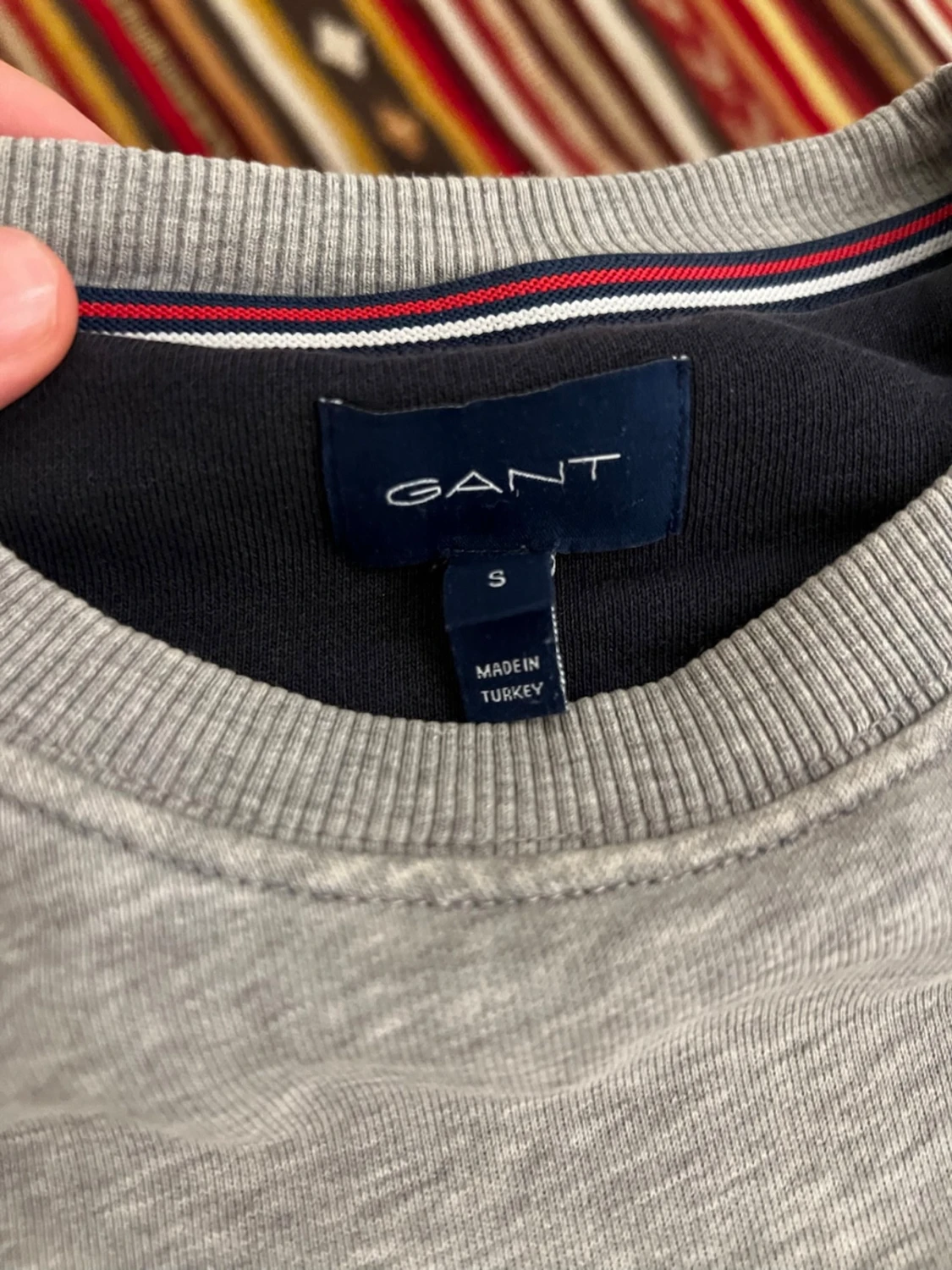 Grå sweatshirt från GANT, storlek S - 1