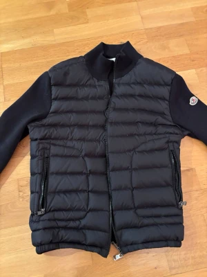 Moncler cardigan - Bra skick. Storlek L sitter som M