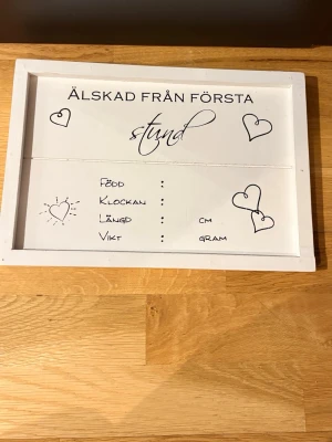 Ingen väst på bilderna - Födelsetavla där du kan skriva själv på.