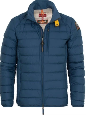 Blå pufferjacka från Parajumpers - !!INTRESSE KOLL!!   Säljer en blå pufferjacka från Parajumpers med hög krage och gul detalj vid halsen. Jackan har dragkedja framtill, quiltad design och en patch på ärmen. Perfekt för kalla dagar och riktigt snygg till vardagslooken.