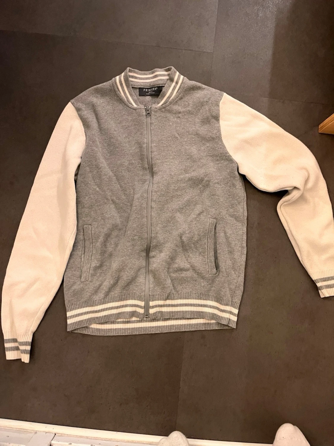 Gråvit bomberjacka från Primark