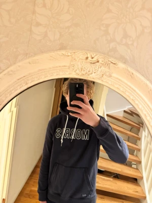 Morris Hoddie M - Snygg Morris Hoddie. || storleken är L men sitter som M. || skick 8,9/10. || hör av er vid minsta fundering🙌🙌