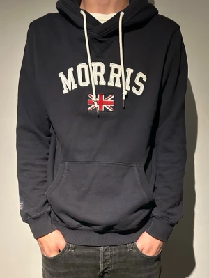 Morris hoodie herr - Morris hoodie herr i väldigt fint skick. Priset går att diskutera vid snabb och smidig affär