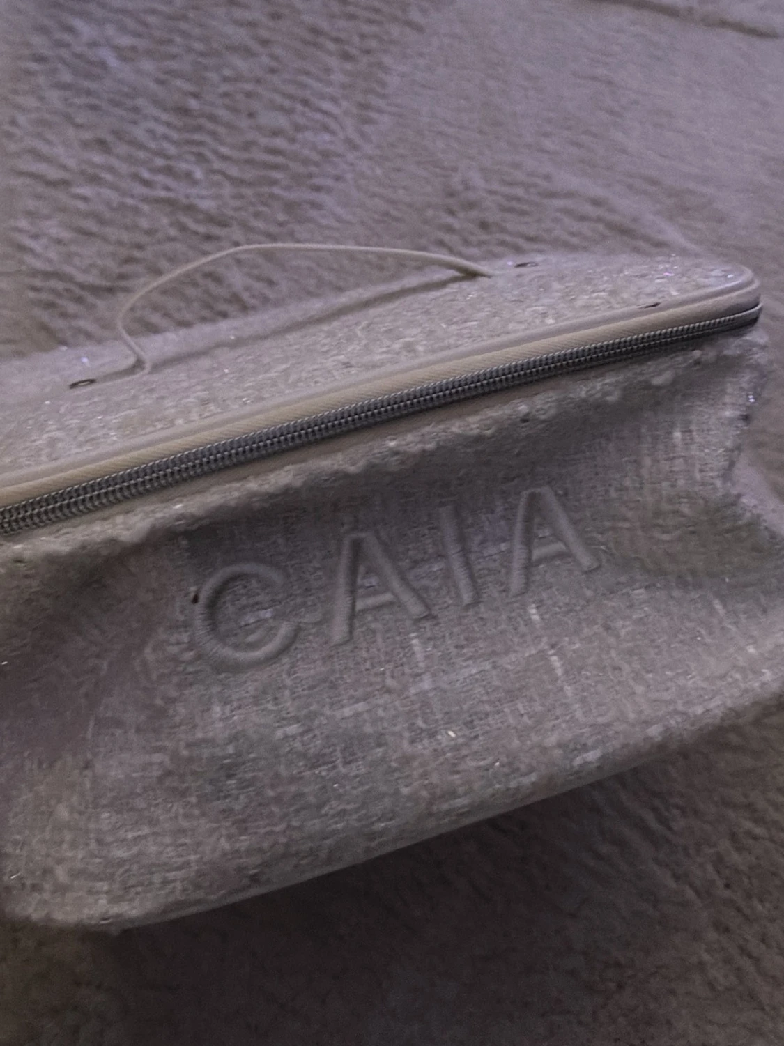 Vit necessär från CAIA - 1