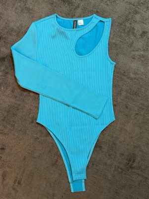 Blå body  - Jätte fin somrig body  