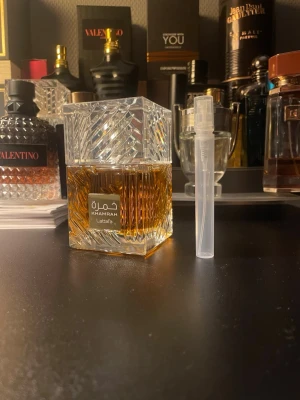 Lattafa khamrah 5 ml sample - För dig om tvekar på att köpa parfymen men här kan du testa den i små förpackningar, har också 2/3/4 ml om inte 5 ml passar dig 