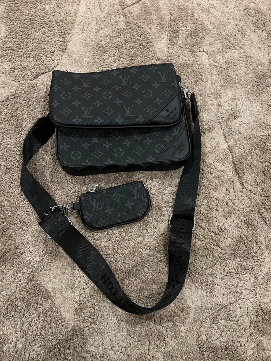  svart axelväska monogram - 3