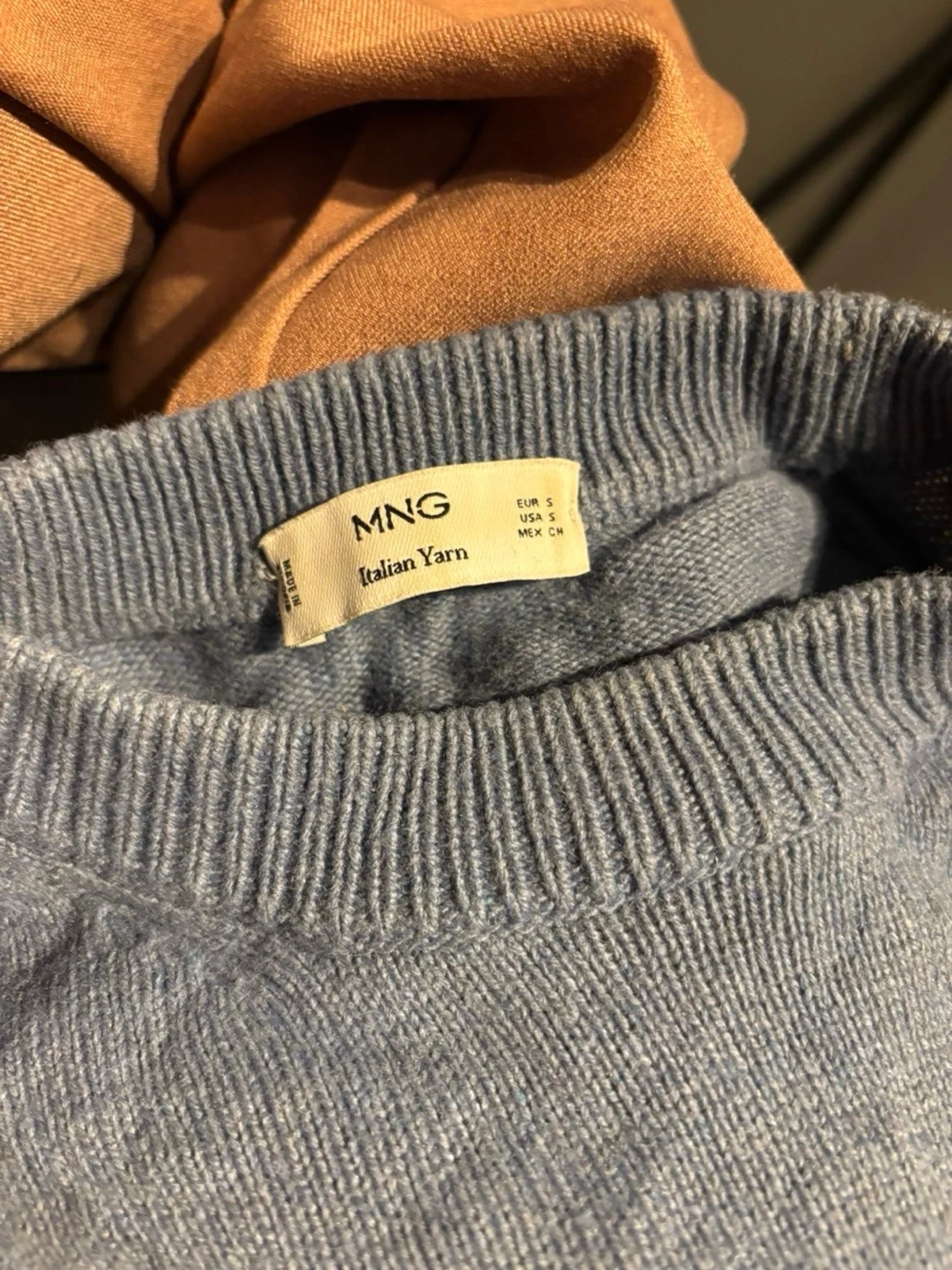 Ljusblå stickad tröja från MNG - 1