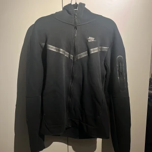Nike tech fleece  - Jag säljer en fin Nike tech fleece i storlek S