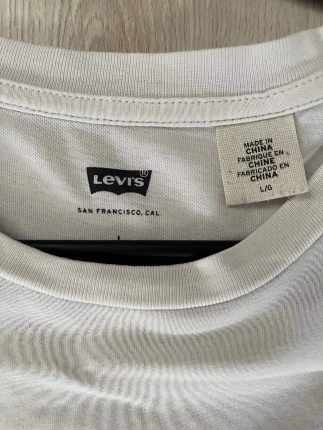 Vit Levi's t-shirt med camo-logga (barn) - 1