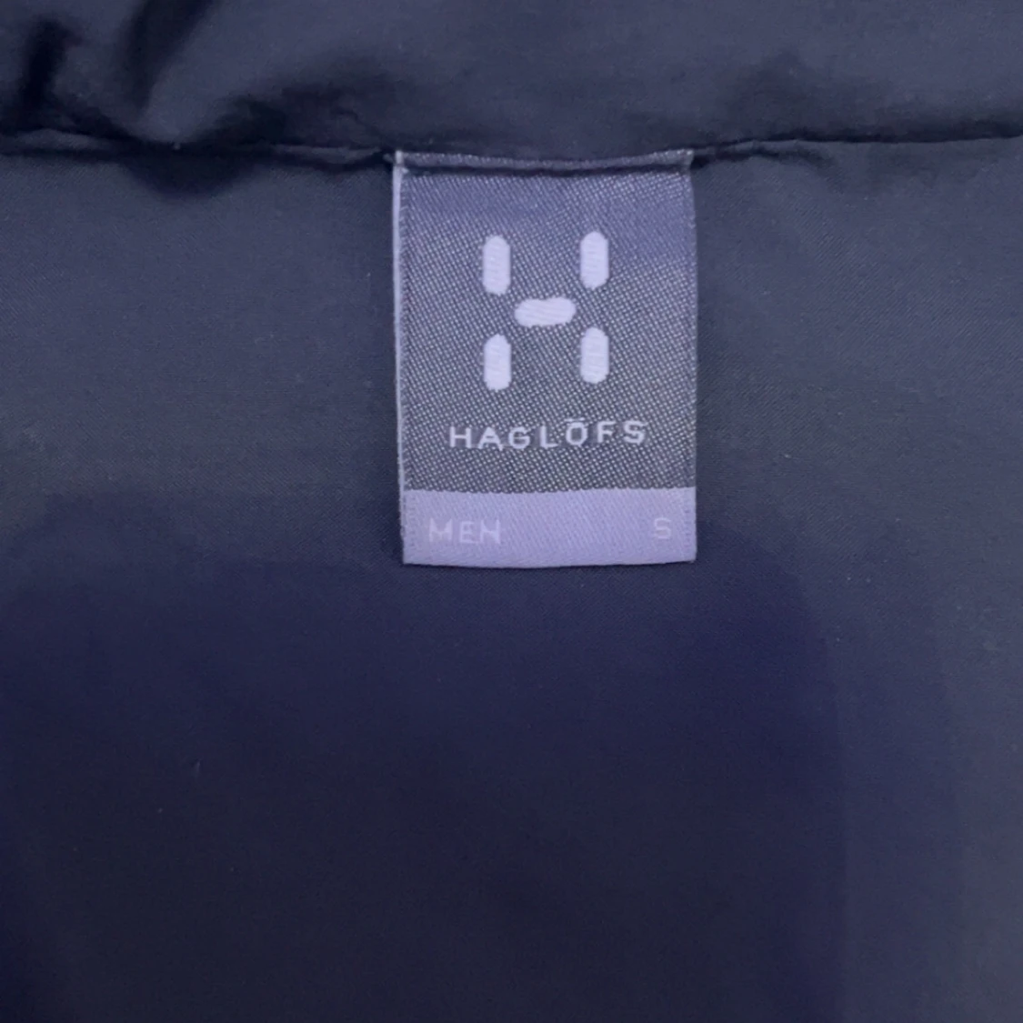 Svart vindjacka från Haglöfs med huva - 3