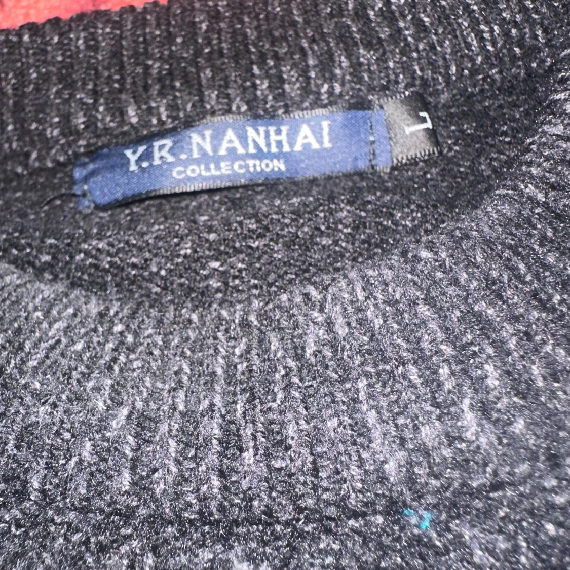 Svart stickad tröja Y.R. NANHAI L - 1