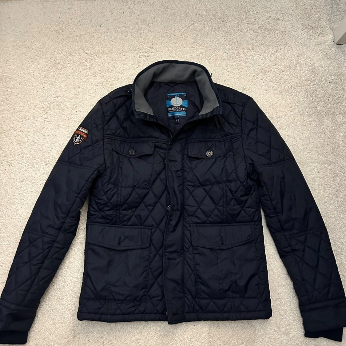 Mörkblå quiltad jacka från Bendoff - 1