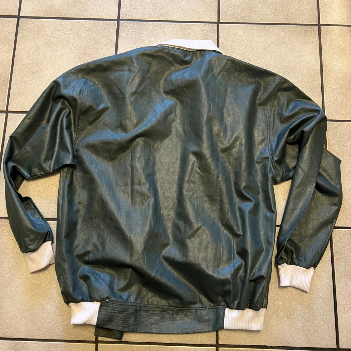 Grön bomberjacka från Hugo Boss  - 3