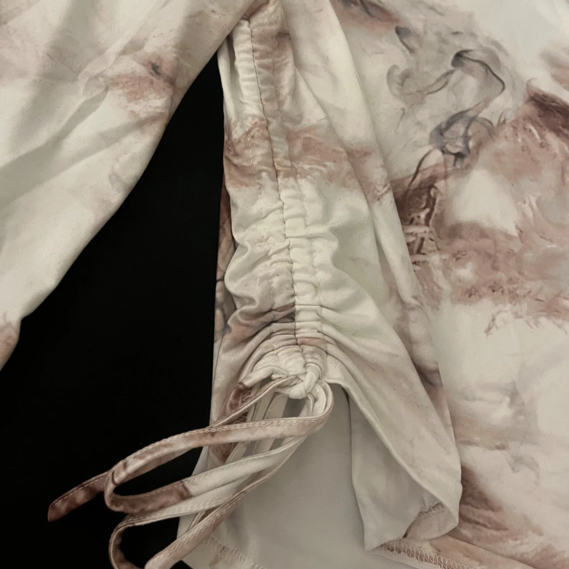 Marmor croppad långärmad topp - 1