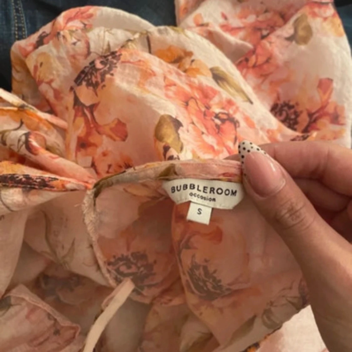 Blommig volangblus från Bubbleroom - 2