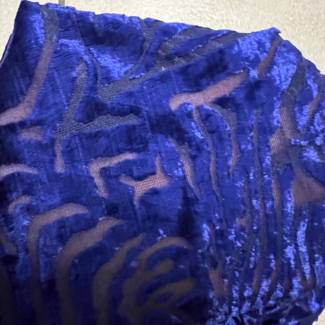 Blå sammet topp med zebramönster storlek M/L - 2