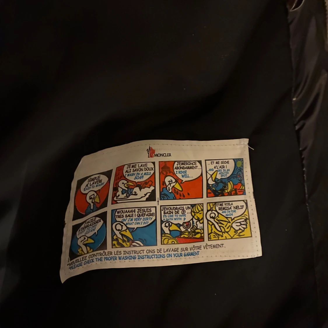 Svart pufferjacka från Moncler - 1