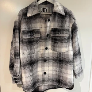 Skjortjacka - Superfin skjortjacka knappt använd storlek xs⛄️ 