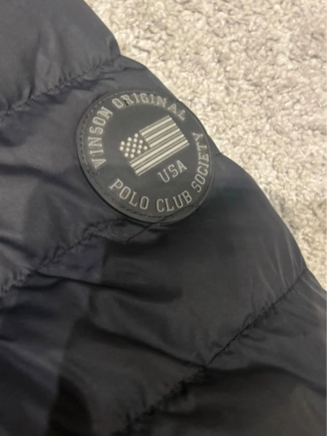 Svart dunjacka med huva - 3