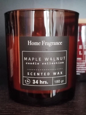 Doftljus i glas  - Doftljus Maple Walnut 