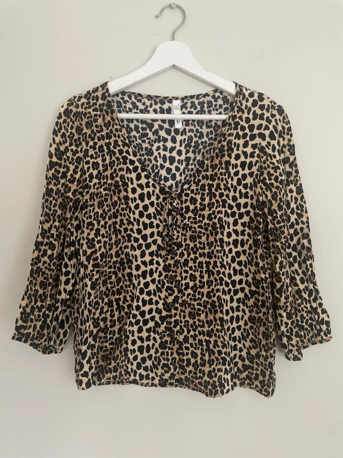 Leopardmönstrad blus från Mango - 1